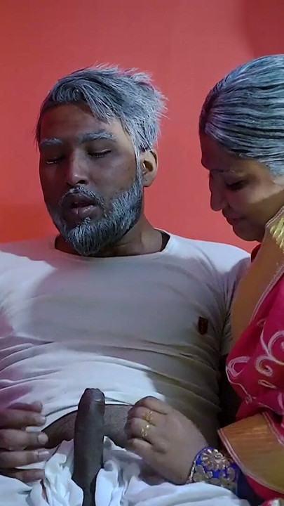 Gospodină indiană desi din satul indian se fute dur cu soțul ei mai în vârstă - film complet (discuție amuzantă din Bengal) | Clip 1