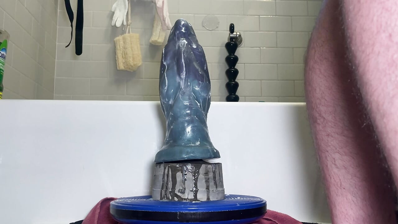 Geting an Insane Stretch on My Xxl Survey of the Cosmos Dildo