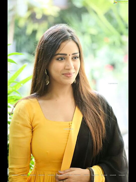 Nivetha Pethuraj and Her Friends