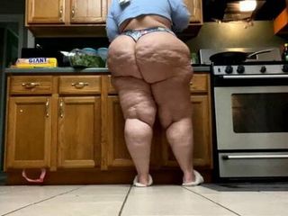 สาวร่านอ้วนผิวขาวตูดใหญ่ ต้นขาใหญ่และสะโพกใหญ่