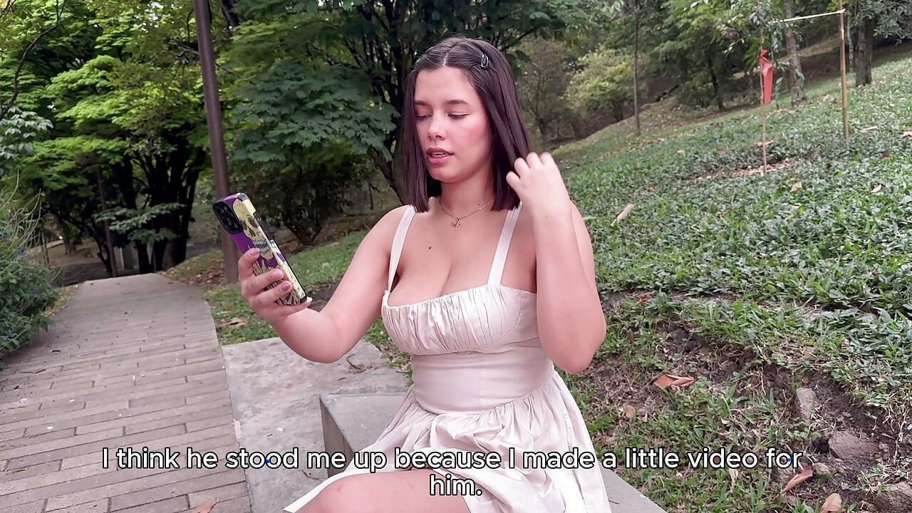 A Stranger Sucks My Cock in a Park in Sight of Everything Only for Me to Penetrate Her Hard and Fill Her Mouth with Cum
