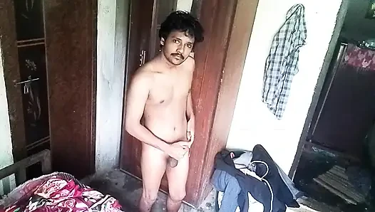 Seksi adam kamerada gösteriyor