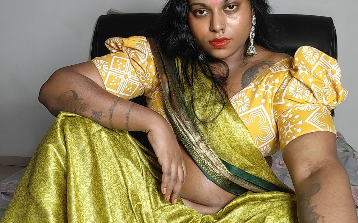 Thevudiya Mamiyar Ilaria Teaching Her Marumagal How to Be a Proper Slut