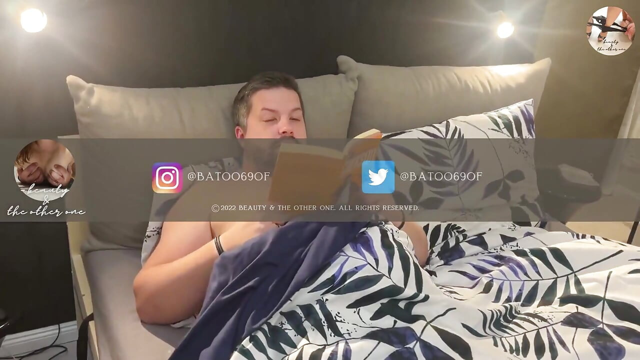 Okuma yarıda kesildi! Bu sefer başka bir yol - amatör evli kadın kocasına sakso çekiyor ve elde edeceği tüm dölleri alıyor