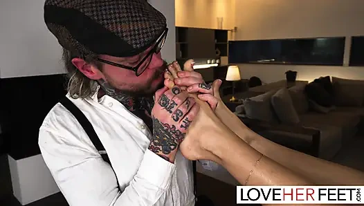 Feet Goddess Angelica Heart Fucked After Getting Worshipped