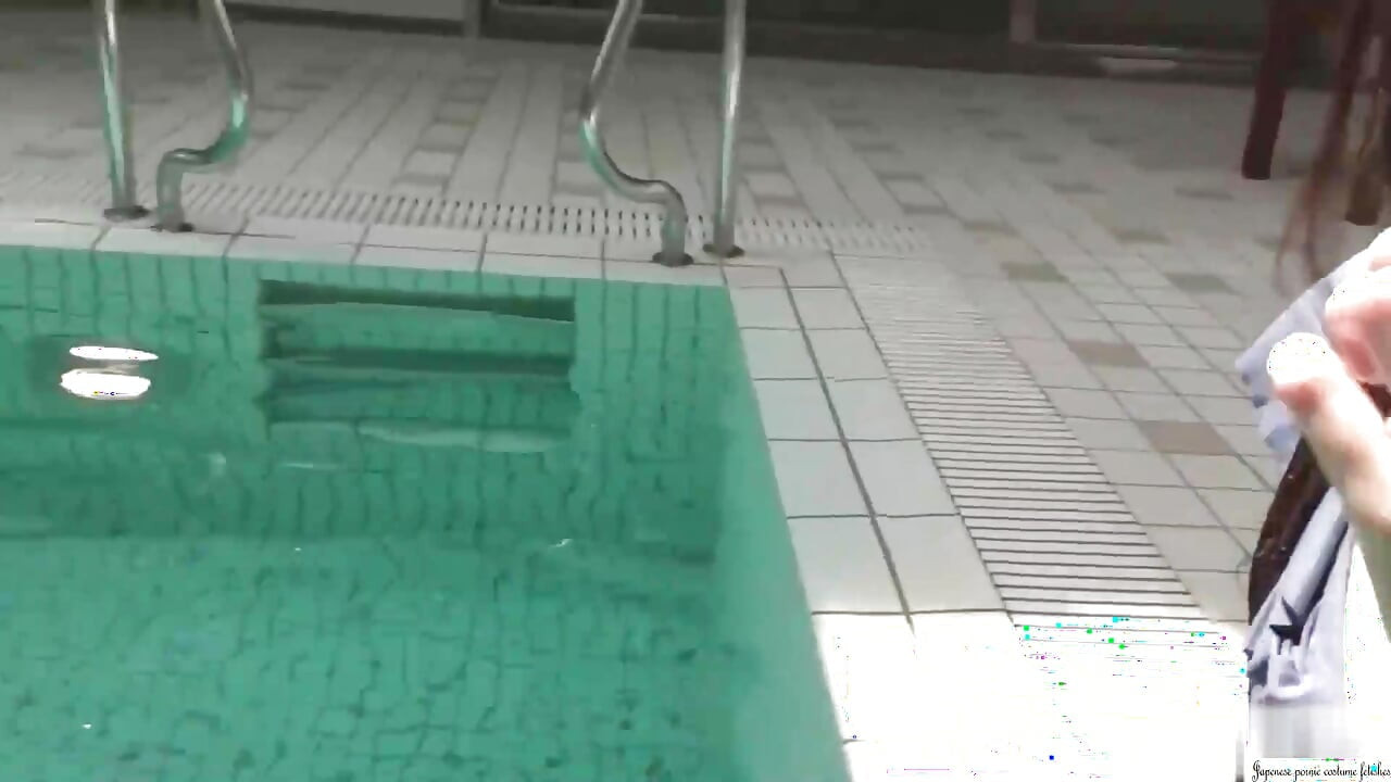 Uma fuga à beira da piscina