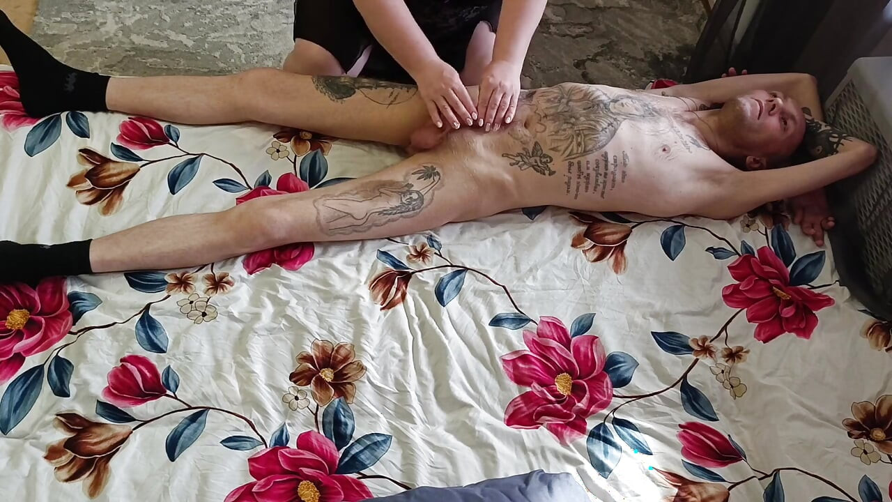 Mother-in-law Does a Body Massage and Jerks off My Dick Before Cumming