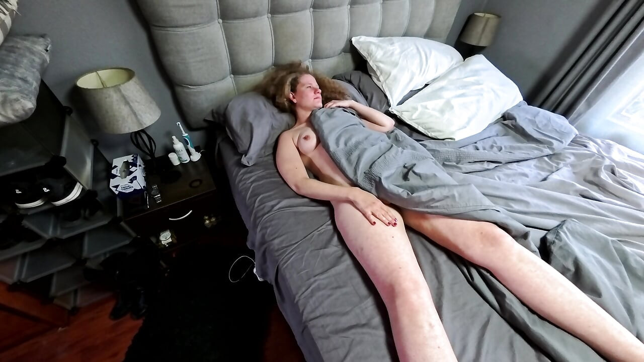 MILF Masturbating Early Morning After Waking up