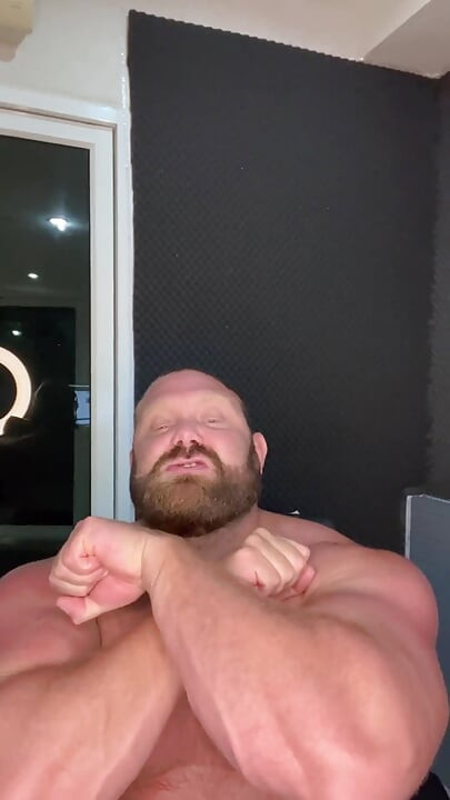 Μυς Ddy σας πιάνει Perving