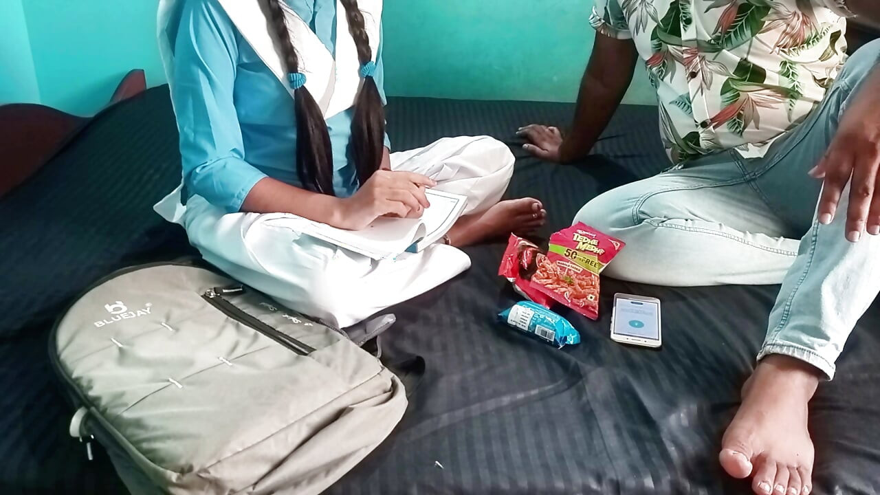 Indisch schoolmeisje mms seks (18+)