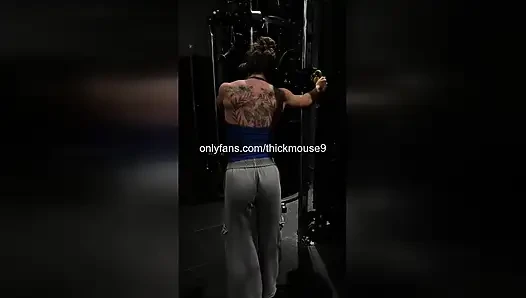 OMG! Cewek ini membocorkan memeknya di live live - kamu pasti nggak bakal percaya!