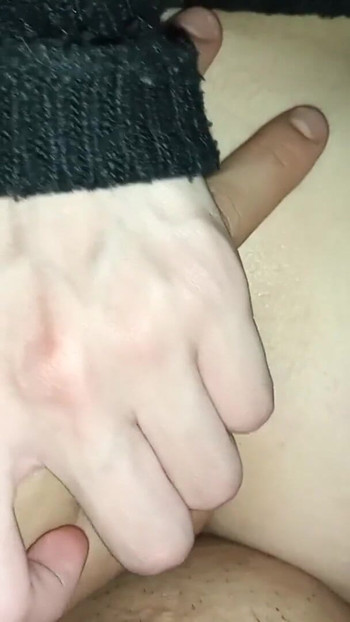 Spektakularan trenutak iz "POV s mojom ženom, pogledaj tu ukusnu bijelu guzicu dok mi penis sjaji"