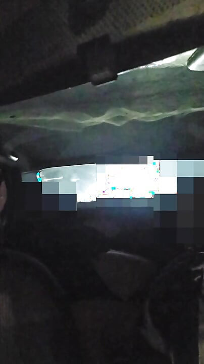 Saya menemukan seorang pria di alun-alun umum, meniduri saya di depan cuckold