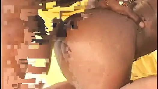 Memek becek pelacur jalang ini dientot habis-habisan sama kontol besar