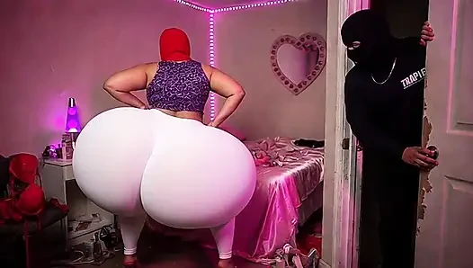 Big Ass Stepmom Twerking in Tight Leggings in Bedroom