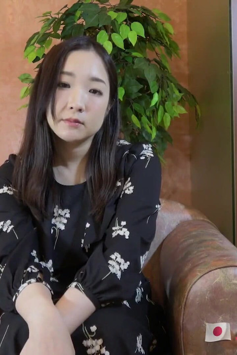 Japanska amaterka žudi za divljim POV seksom i creampie
