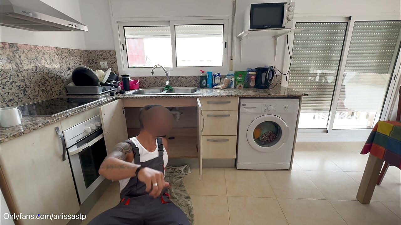 I Cheated on my Husband with the Plumber I Hired and he Fucked me without a Condom