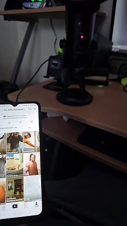 Thick Daddy Jerks off While Editing His own Vid