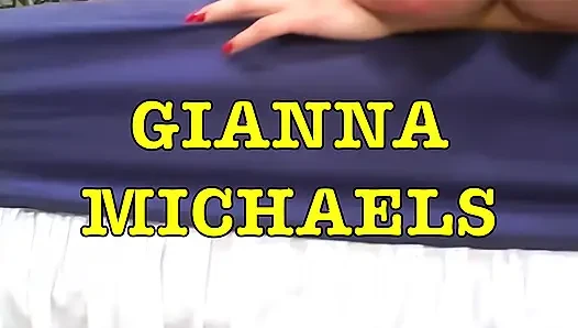 Gianna derin bir sakso çekiyor ve tüm dölleri yutuyor