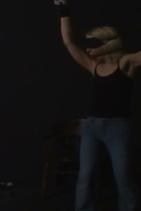 Bağlı sarışın orta yaşlı seksi kadın ateşli ağdayla sırılsıklam