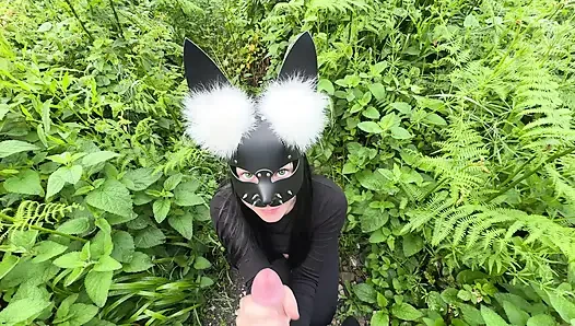 The green-eyed thief took me a delicious blowjob with a cumshot.