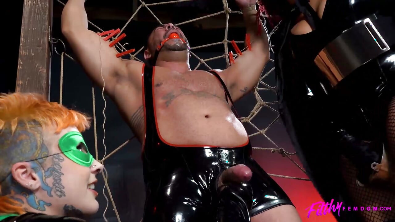 Hardcore Babes Daisy Ducati And Little Spittle Make Dude Moan In BDSM
