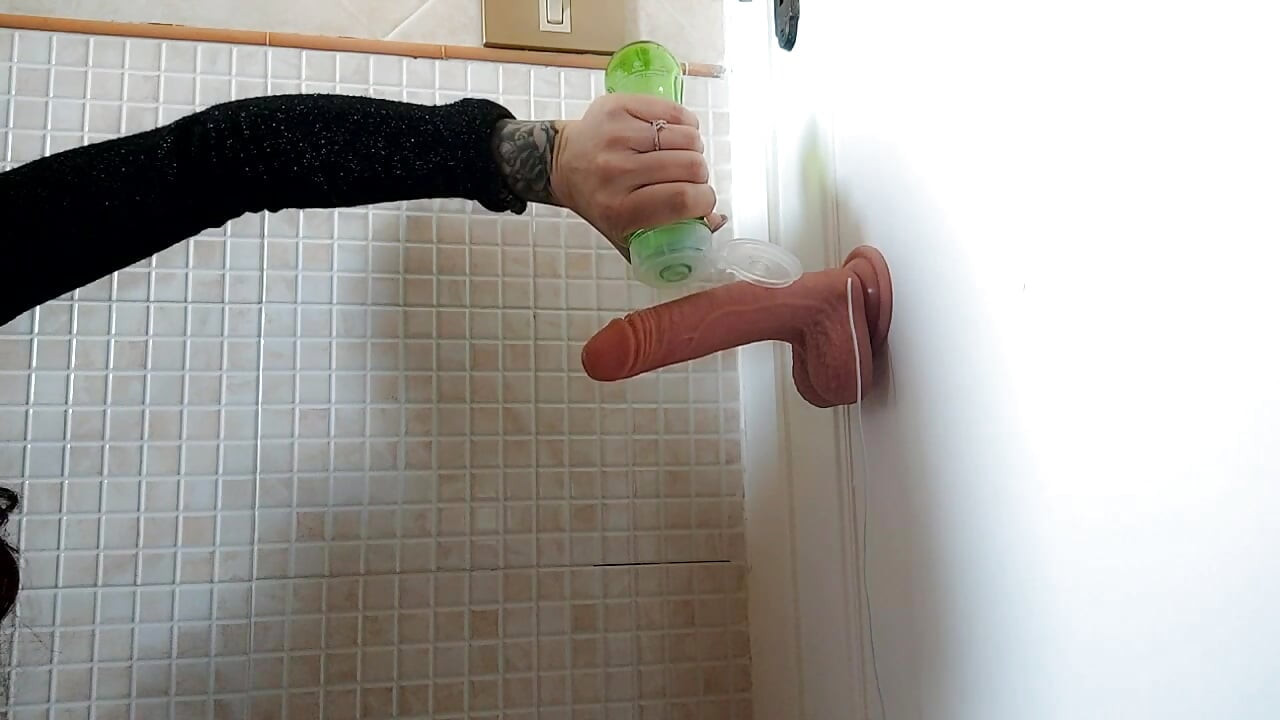 Main ise apni tng gand men leti hoon aur tumhen dikhati hoon