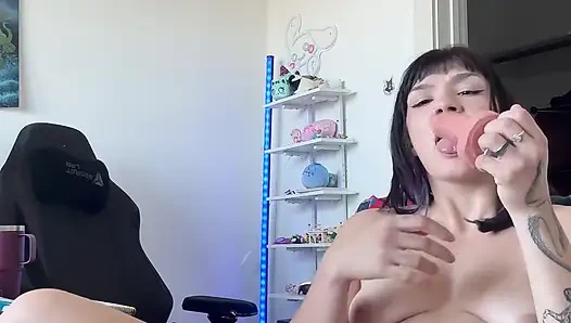 Egirl si cewek imut yang nakal ini berubah jadi binal