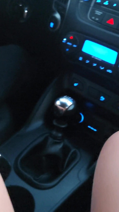Hot milf in stockings seduces a taxi driver in the car | Clip 1