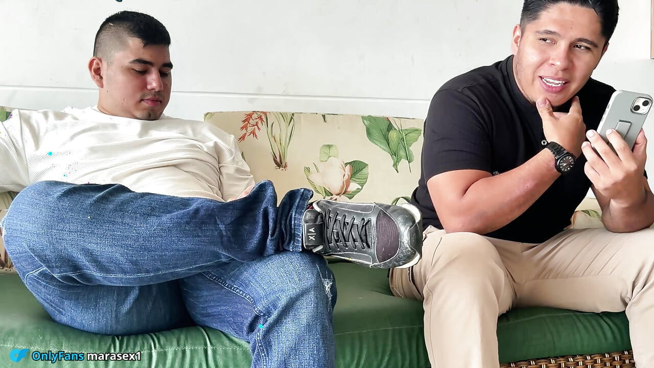 Main apni vybhichari patni ke sath larte hue apne dost ke manovaijnjanik ko chodta hoon