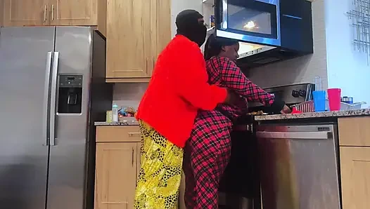 Возбуждение на кухне