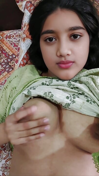 Desi village girl fuck horny pussy by fingering and showing boobs and play with fingering video