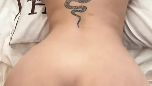 Womane si cewek hot pecinta tato lagi asik ngentot kontol