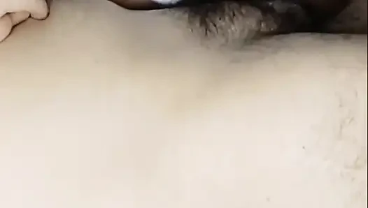 Külotunu çıkarmasını beklemedi; Yaşlı erkekler tarafından sikilmeyi hayal etti.