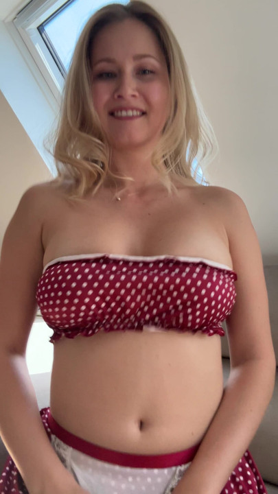 Obsessed with how this red polka dot set looks
