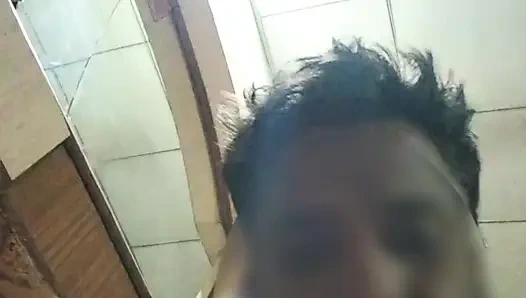 I called my desi girlfriend to my house and swollen her pussy.