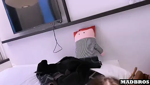 Ein Gutes Französisches Mädchen Gibt Ihren Großen, Wunderschönen Po, Um Im Zimmer Zu Bleiben!!