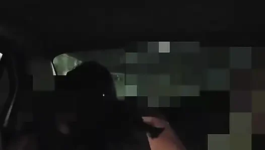 Saya menemukan seorang pria di alun-alun umum, meniduri saya di depan cuckold