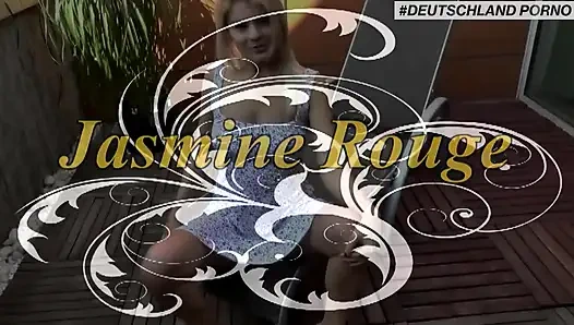 Memek cewek cantik toket besar ngentot dalam posisi dogging... Muncrat di memek