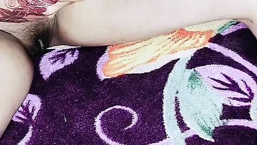 My sister got naked and drained the water from her pussy