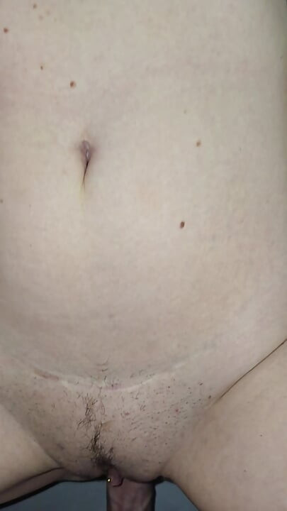 Une MILF se fait baiser et facialiser brutalement !