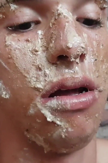 Makan semua kek dari kaki saya awak pasangan kongkek