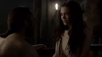 凯瑟琳温尼克。 Sarah Greene - 维京人 s03e03