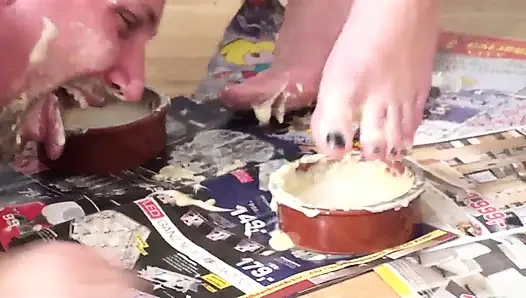 Leck, mach sauber, meine frechen sohlen, sklave!