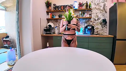 Heißes Ficken auf der Couch war in all meinen Löchern gestopft