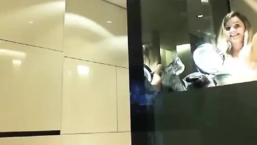 Dea Berlin'de fışkırtma ve duş