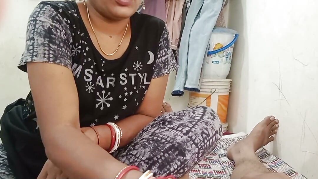 骚老婆 Tina 伺候老公的鸡巴.....