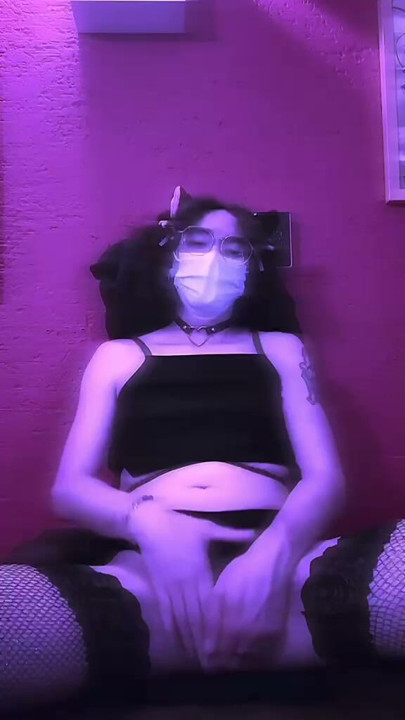 에마를 위한 특별한 영상. 팸보이가 엉덩이를 보여준다