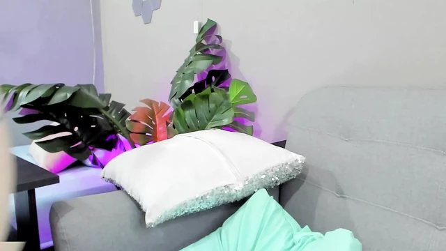 The girl shows her ripe hole on the camera