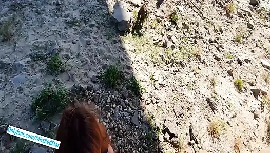 Öffentlicher blowjob am strand, mund-creampie